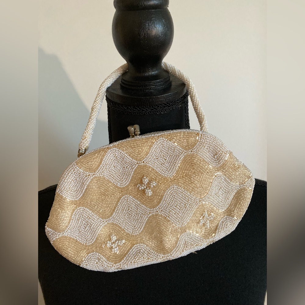 Vintage Clasp Purse 👛